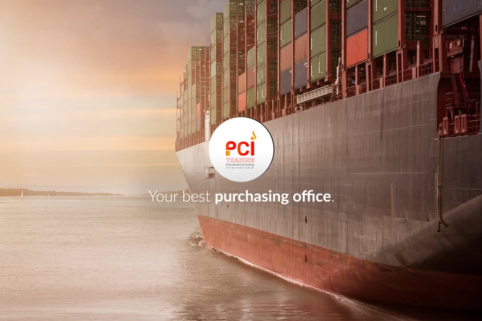 Équipe PCI-Trading travaillant dans un bureau moderne